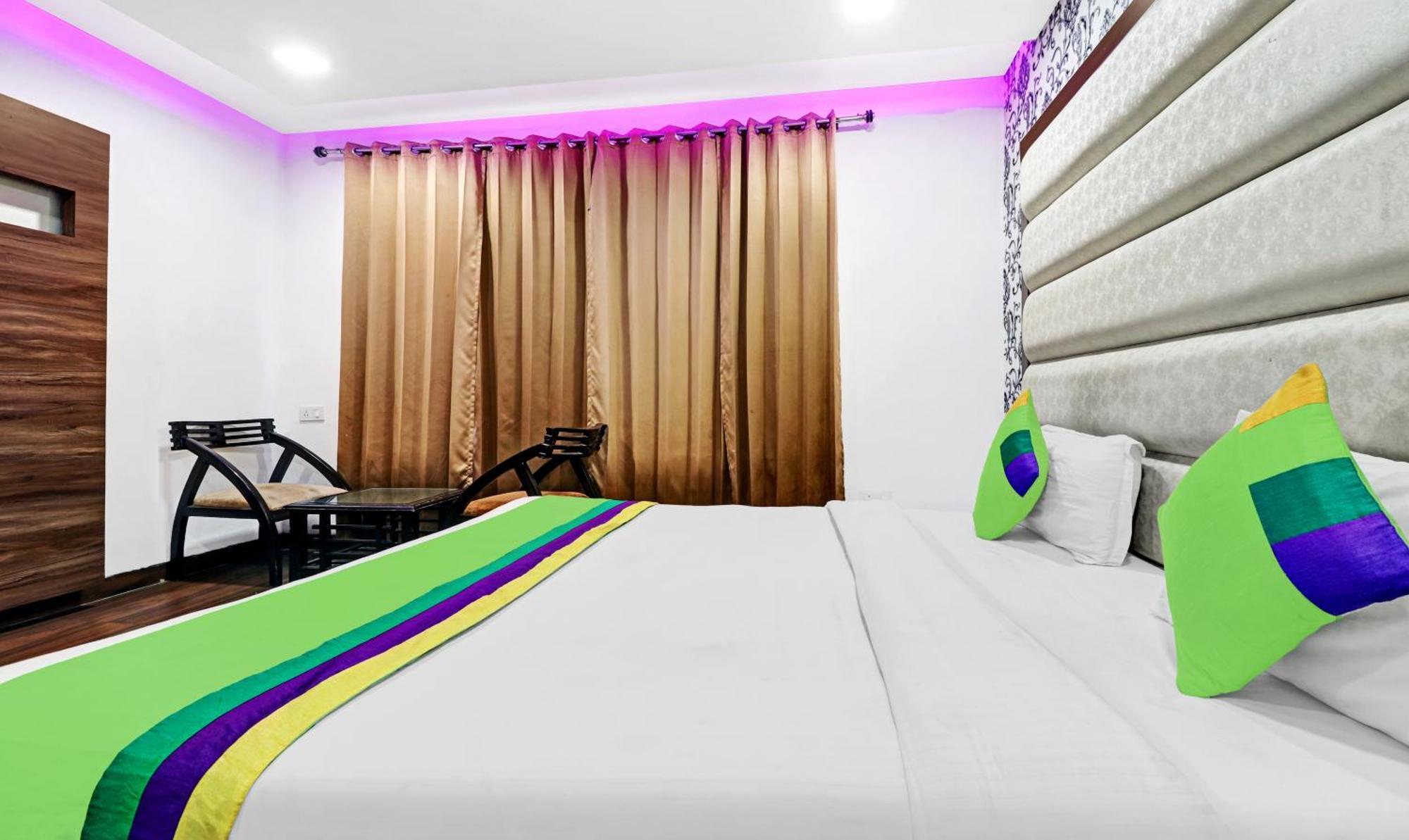 Itsy Hotels Unique - Near Railway Station Amritsar Exterior photo